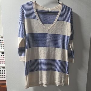 Old Navy Navy and Cream Knit Top